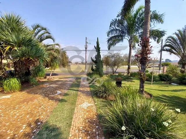 Casa com 1100m² 3 quartos e 5 banheiros, à venda ou para alugar, no bairro Condomínio Plazza Ville em Jaguariúna
