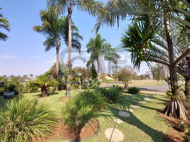 Casa com 1100m² 3 quartos e 5 banheiros, à venda ou para alugar, no bairro Condomínio Plazza Ville em Jaguariúna