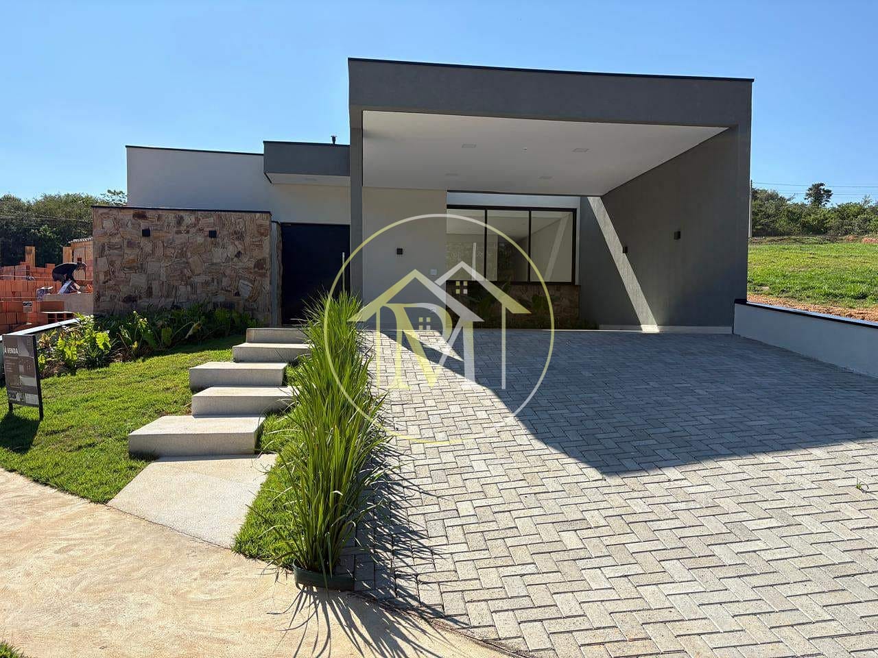 Casa à venda com 3 quartos, 155m² - Foto 1