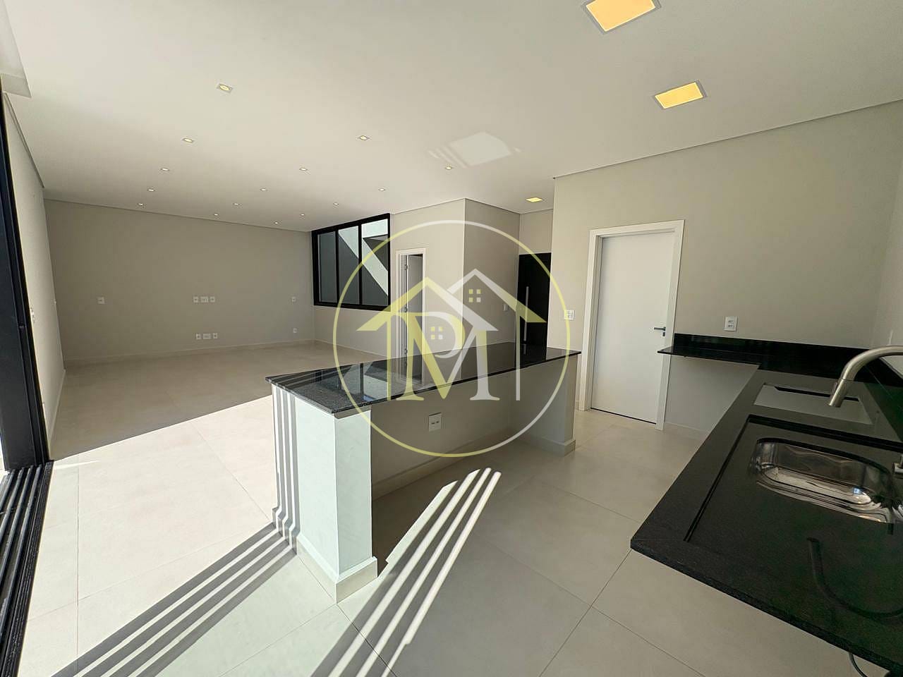 Casa à venda com 3 quartos, 155m² - Foto 8