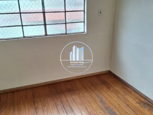 Casa com 208m² 3 quartos e 1 banheiro, à venda, no bairro Santo Antonio em Pouso Alegre