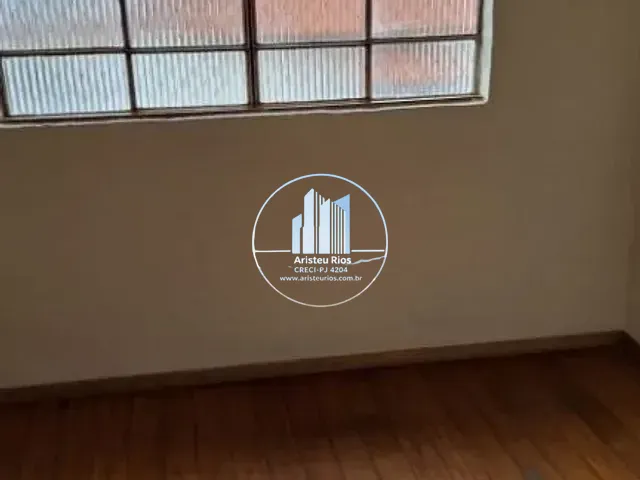 Casa com 208m² 3 quartos e 1 banheiro, à venda, no bairro Santo Antonio em Pouso Alegre