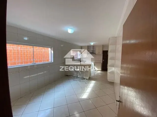 Casa com 125m² 3 quartos e 2 banheiros, para alugar, no bairro Vila Campesina em Osasco