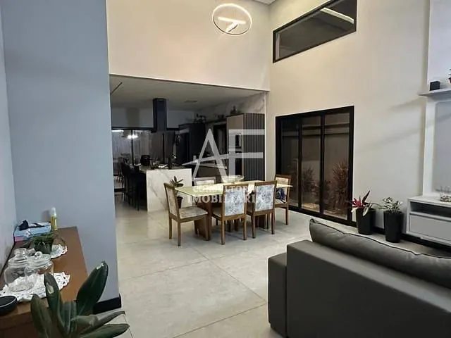 Casa com 300m² 3 quartos e 5 banheiros, à venda, no bairro Residencial Colinas em Caçapava