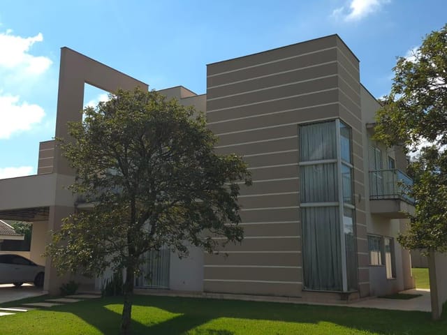 Casa 4 quartos e 6 banheiros, à venda, no bairro Jardim Tarobá em Cambé