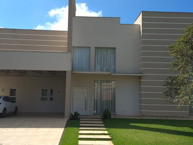 Casa 4 quartos e 6 banheiros, à venda, no bairro Jardim Tarobá em Cambé