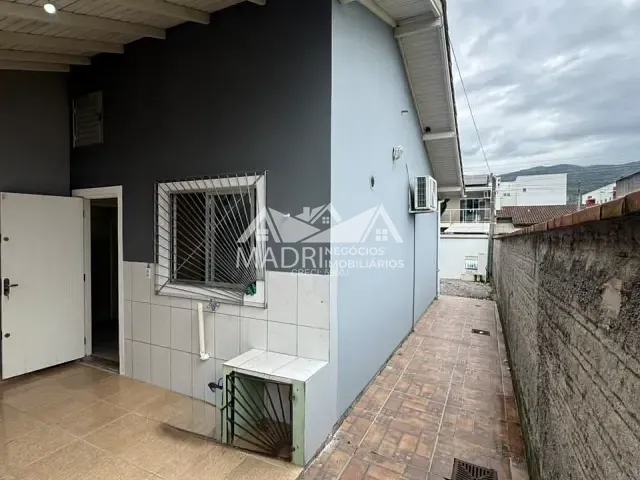 Casa com 285m² 2 quartos e 1 banheiro, à venda, no bairro São Sebastião em Palhoça