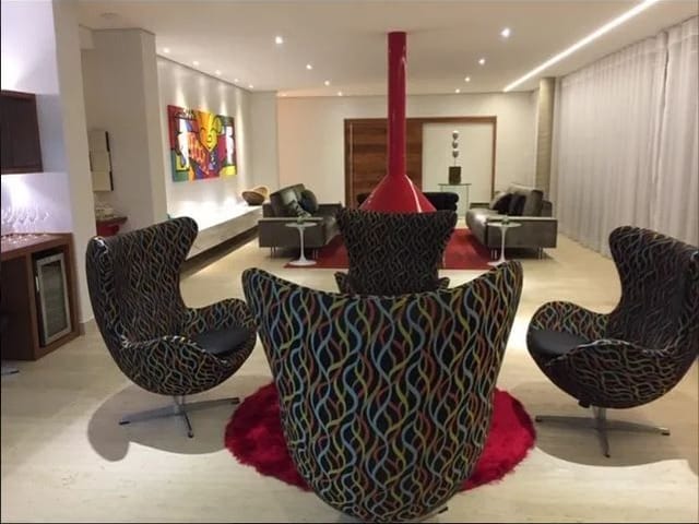 Casa com 1900m² 4 quartos e 5 banheiros, à venda, no bairro Tamboré em Barueri