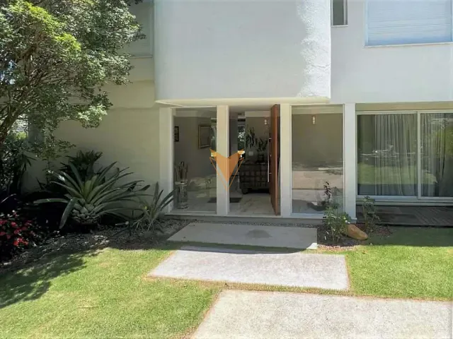 Casa 4 quartos e 6 banheiros, à venda ou para alugar, no bairro Altos de São Fernando em Jandira