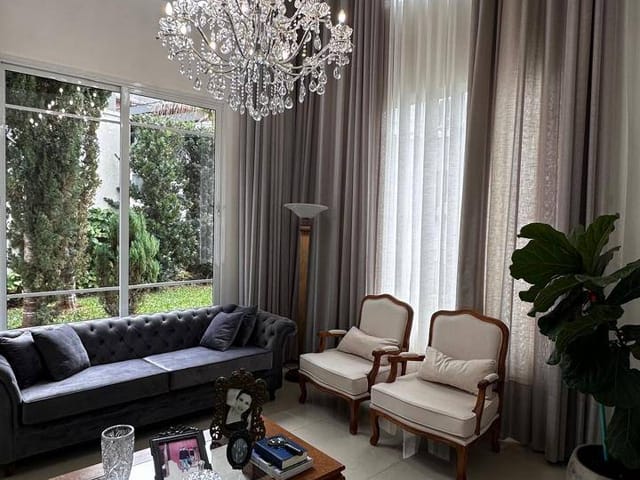 Casa com 347m² 3 quartos e 6 banheiros, à venda, no bairro Estrela em Ponta Grossa