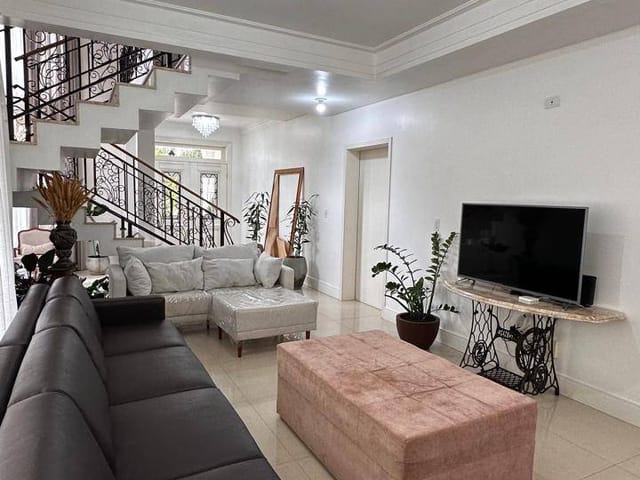 Casa com 347m² 3 quartos e 6 banheiros, à venda, no bairro Estrela em Ponta Grossa