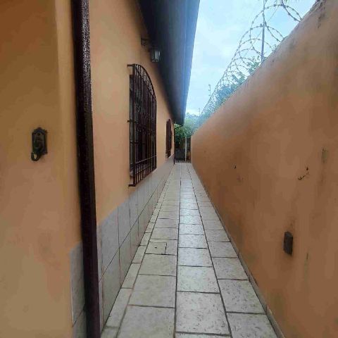 Casa 4 quartos e 1 banheiro, à venda, no bairro Vista Linda em Bertioga