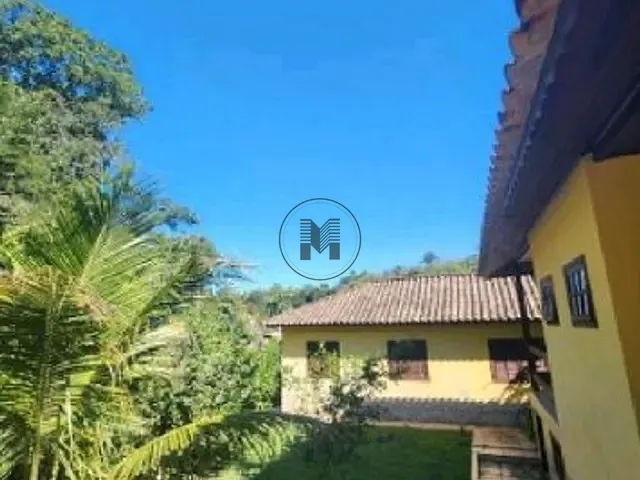 Casa com 1371m² 4 quartos e 1 banheiro, à venda, no bairro Penedo em Itatiaia