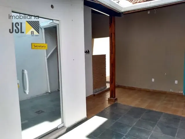 Casa com 175m², à venda ou para alugar, no bairro Centro em Caçapava