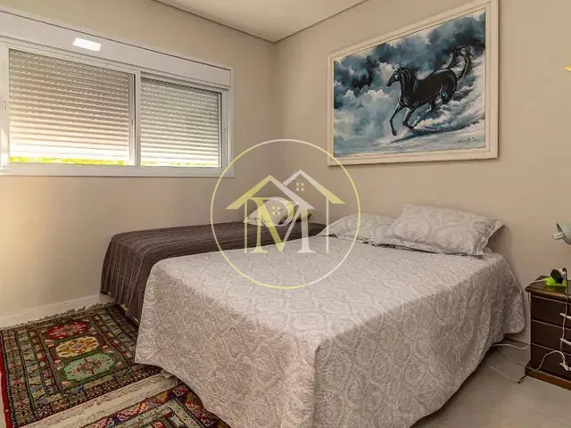 Casa com 1000m² 3 quartos e 5 banheiros, à venda, no bairro Parque São Bento em Sorocaba