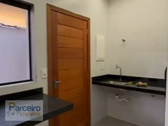 Casa 2 quartos e 4 banheiros, à venda, no bairro Tupi em Praia Grande