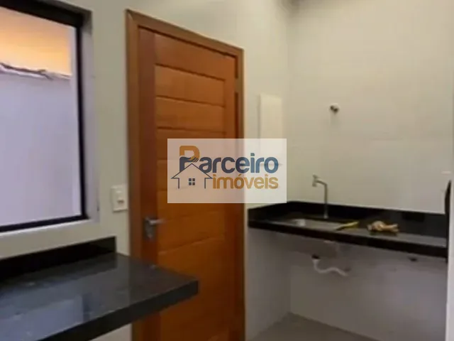 Casa 2 quartos e 4 banheiros, à venda, no bairro Tupi em Praia Grande