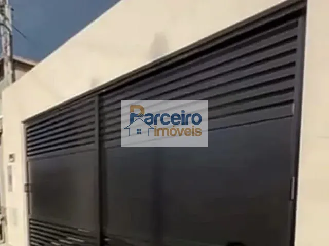 Casa 2 quartos e 4 banheiros, à venda, no bairro Tupi em Praia Grande