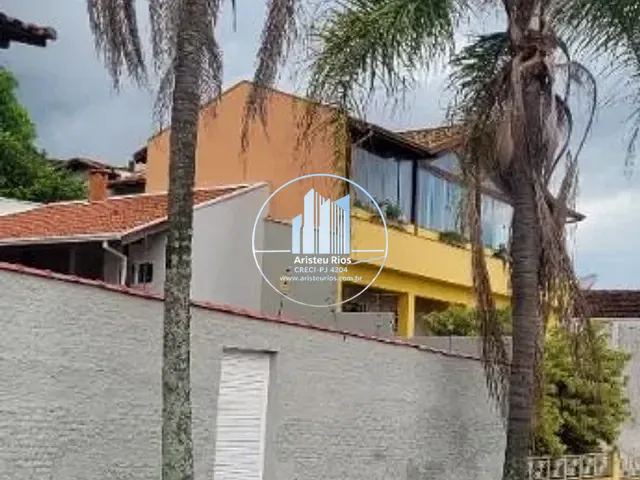 Casa com 412m² 4 quartos e 3 banheiros, para alugar, no bairro Santa Doroteia em Pouso Alegre