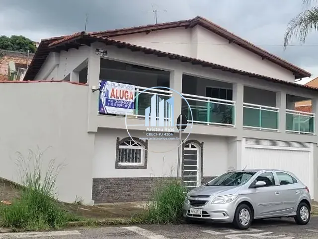 Casa com 412m² 4 quartos e 3 banheiros, para alugar, no bairro Santa Doroteia em Pouso Alegre