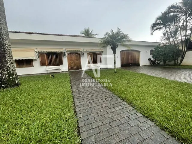 Casa com 960m² 5 quartos e 5 banheiros, à venda ou para alugar, no bairro Jardim das Nações em Taubaté