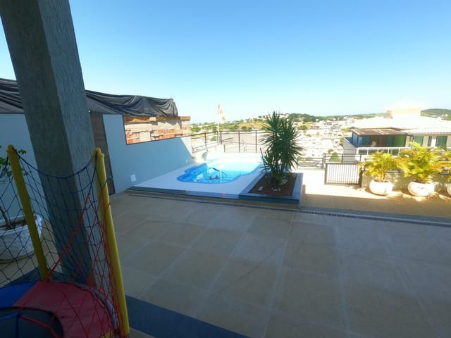Casa 5 quartos e 4 banheiros, à venda, no bairro Lagoa em Macaé