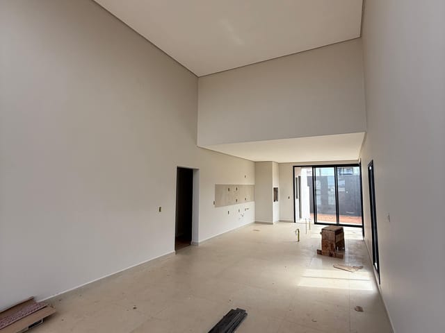 Casa com 150m² 3 quartos e 3 banheiros, à venda, no bairro Jardim Carvalho em Ponta Grossa