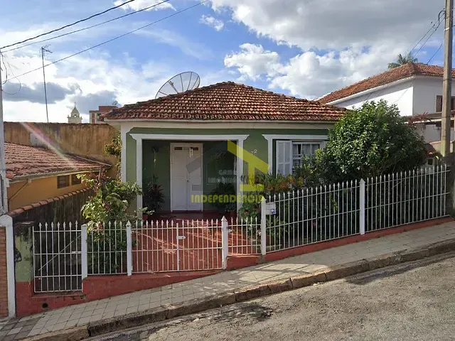 Casa com 650m² 2 quartos e 1 banheiro, à venda, no bairro Centro em Itatiba