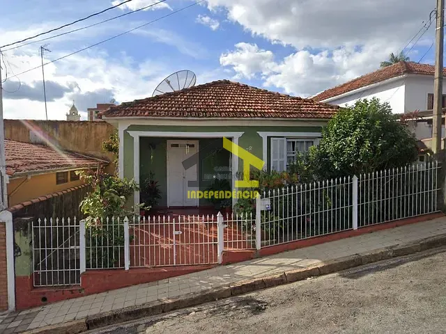 Casa com 650m² 2 quartos e 1 banheiro, à venda, no bairro Centro em Itatiba