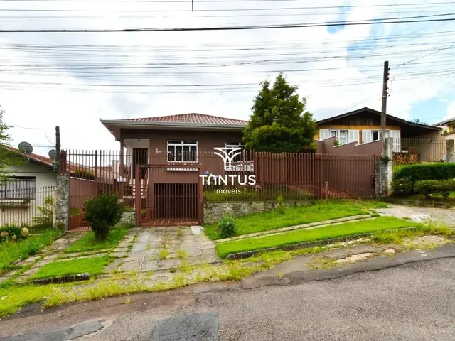 Casa com 557m² 3 quartos e 2 banheiros, à venda, no bairro Pilarzinho em Curitiba