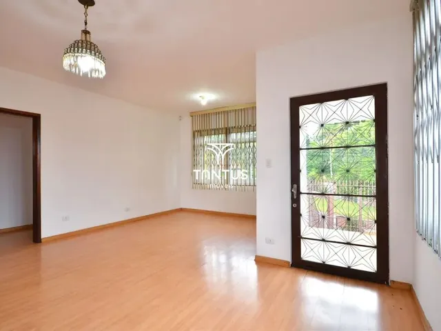 Casa com 557m² 3 quartos e 2 banheiros, à venda, no bairro Pilarzinho em Curitiba