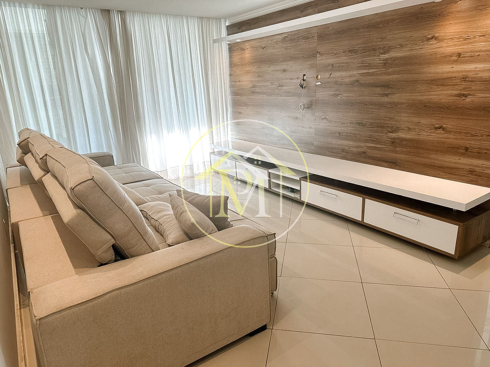 Casa à venda com 3 quartos, 310m² - Foto 2