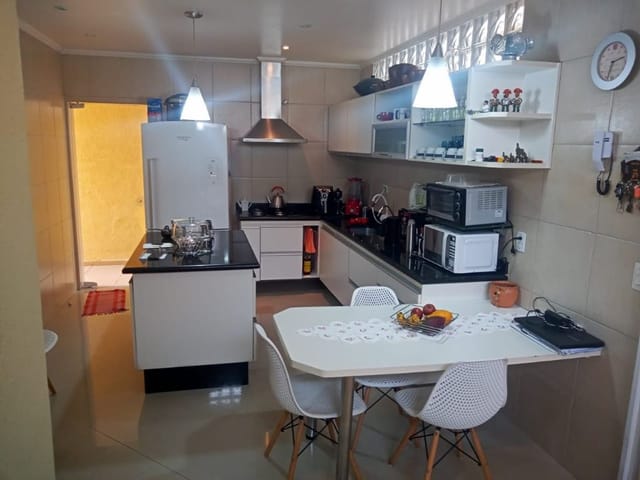 Casa com 250m² 3 quartos e 4 banheiros, à venda, no bairro Santo Antônio em Osasco