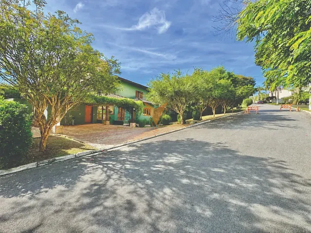 Casa com 1001m² 4 quartos e 6 banheiros, à venda, no bairro Residencial Euroville em Carapicuíba