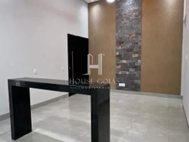Casa com 180m² 3 quartos e 4 banheiros, à venda, no bairro Jardim Luz em Aparecida de Goiânia