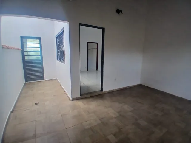 Casa 2 quartos e 2 banheiros, para alugar, no bairro Jardim Dona Tereza em São João da Boa Vista