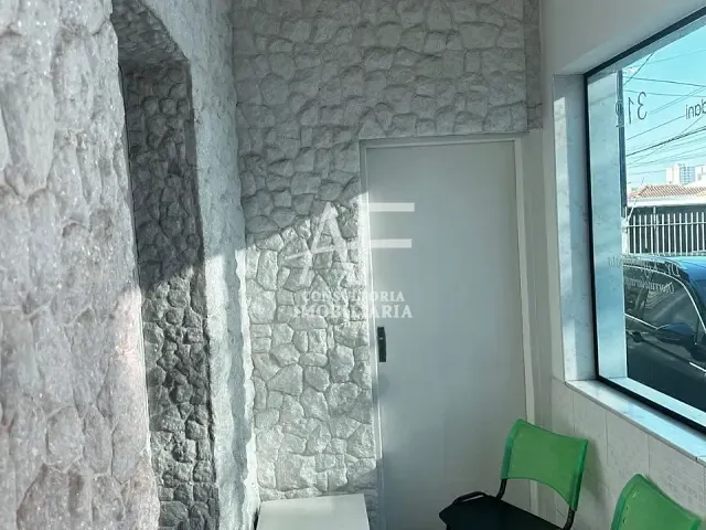 Casa com 480m², à venda ou para alugar, no bairro Centro em Taubaté
