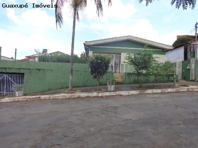 Foto do Casa - Casa para venda no Centro de juruaia, com 05 dormitórios e três banheiros, sendo 200,00² de área construída e 600,00² de terreno. | Guaxupé Imóveis Ltda