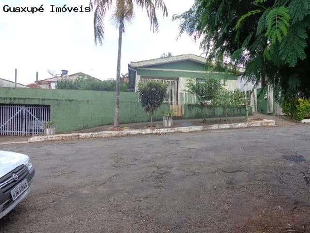 Foto do Casa - Casa para venda no Centro de juruaia, com 05 dormitórios e três banheiros, sendo 200,00² de área construída e 600,00² de terreno. | Guaxupé Imóveis Ltda