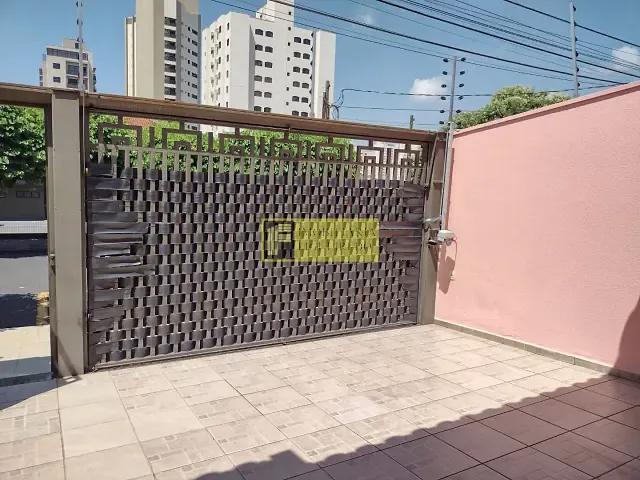 Casa com 230m² 3 quartos e 3 banheiros, para alugar, no bairro Boa Vista em São José do Rio Preto