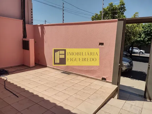Casa com 230m² 3 quartos e 3 banheiros, para alugar, no bairro Boa Vista em São José do Rio Preto