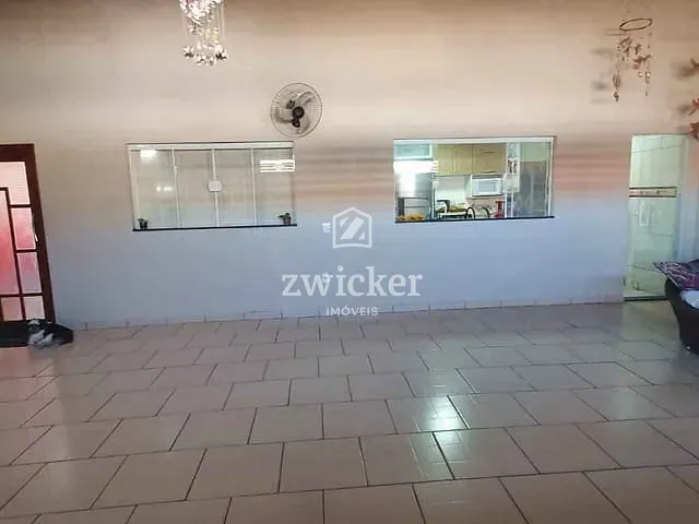 Casa com 200m² 3 quartos e 2 banheiros, à venda, no bairro Conjunto Habitacional Presidente Eurico Gaspar Dutra em Bauru
