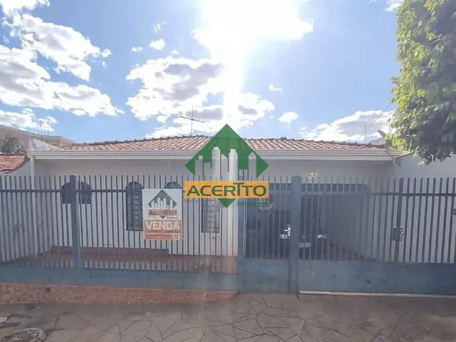 Casa com 300m² 4 quartos e 4 banheiros, à venda, no bairro Vila Nova em Araçatuba