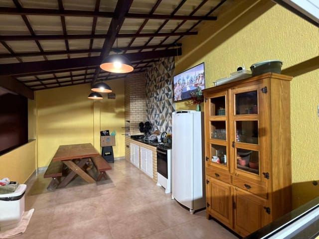 Casa 3 quartos e 5 banheiros, à venda, no bairro Vale Encantado em Macaé