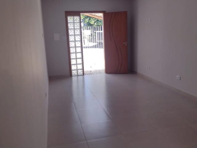 Casa com 140m² 2 quartos e 2 banheiros, à venda, no bairro Loteamento Vila Neide em Taubaté