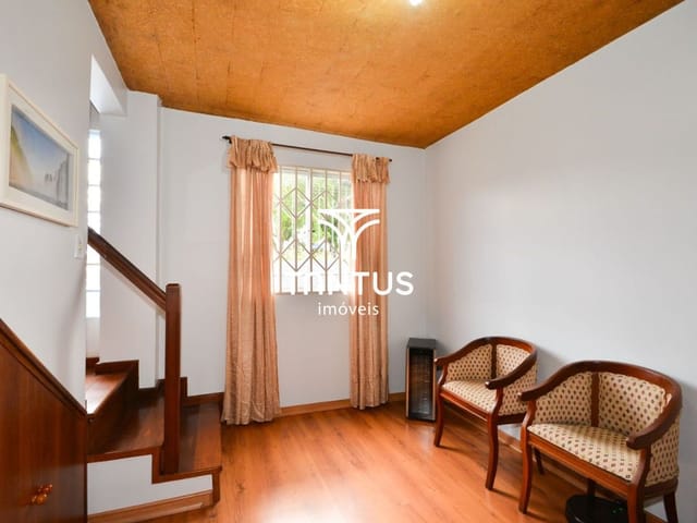 Casa com 336m² 3 quartos e 5 banheiros, à venda, no bairro Cajuru em Curitiba