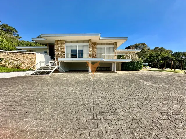 Casa com 5505m² 4 quartos e 6 banheiros, para alugar, no bairro Parque Silvino Pereira em Cotia