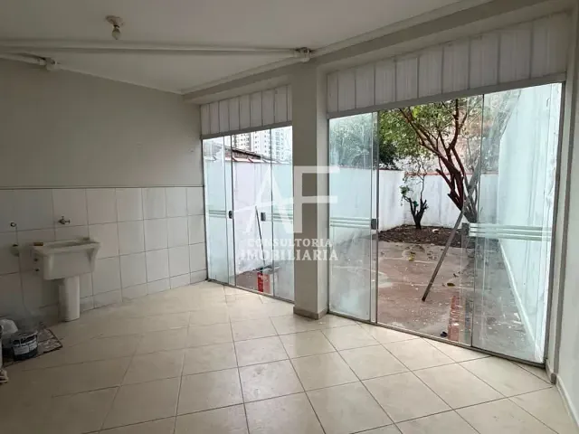 Casa 2 quartos e 1 banheiro, para alugar, no bairro Vila das Jabuticabeiras em Taubaté