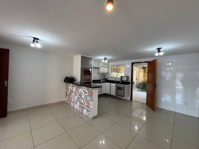 Casa 4 quartos e 4 banheiros, à venda, no bairro Miramar em Macaé