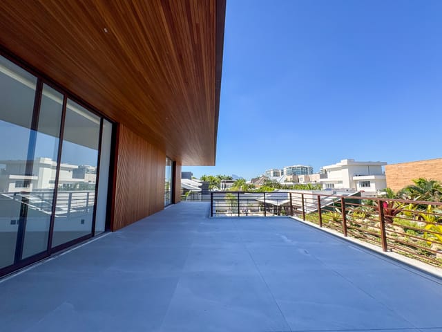 Casa com 866m² 6 quartos e 9 banheiros, à venda, no bairro Barra da Tijuca em Rio de Janeiro